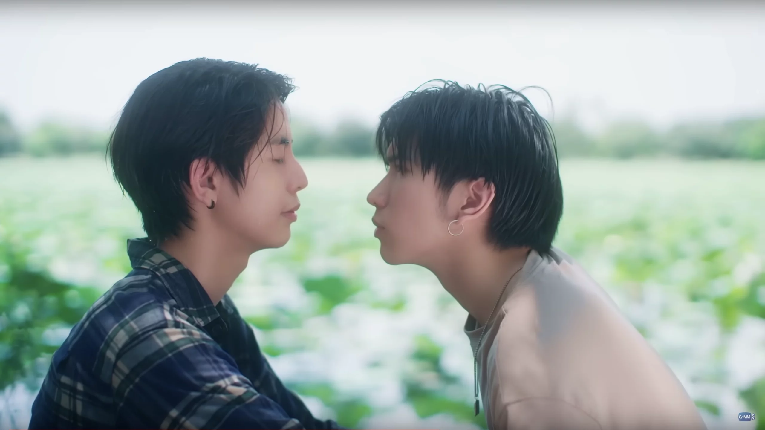 Marché flottant du Lotus rouge