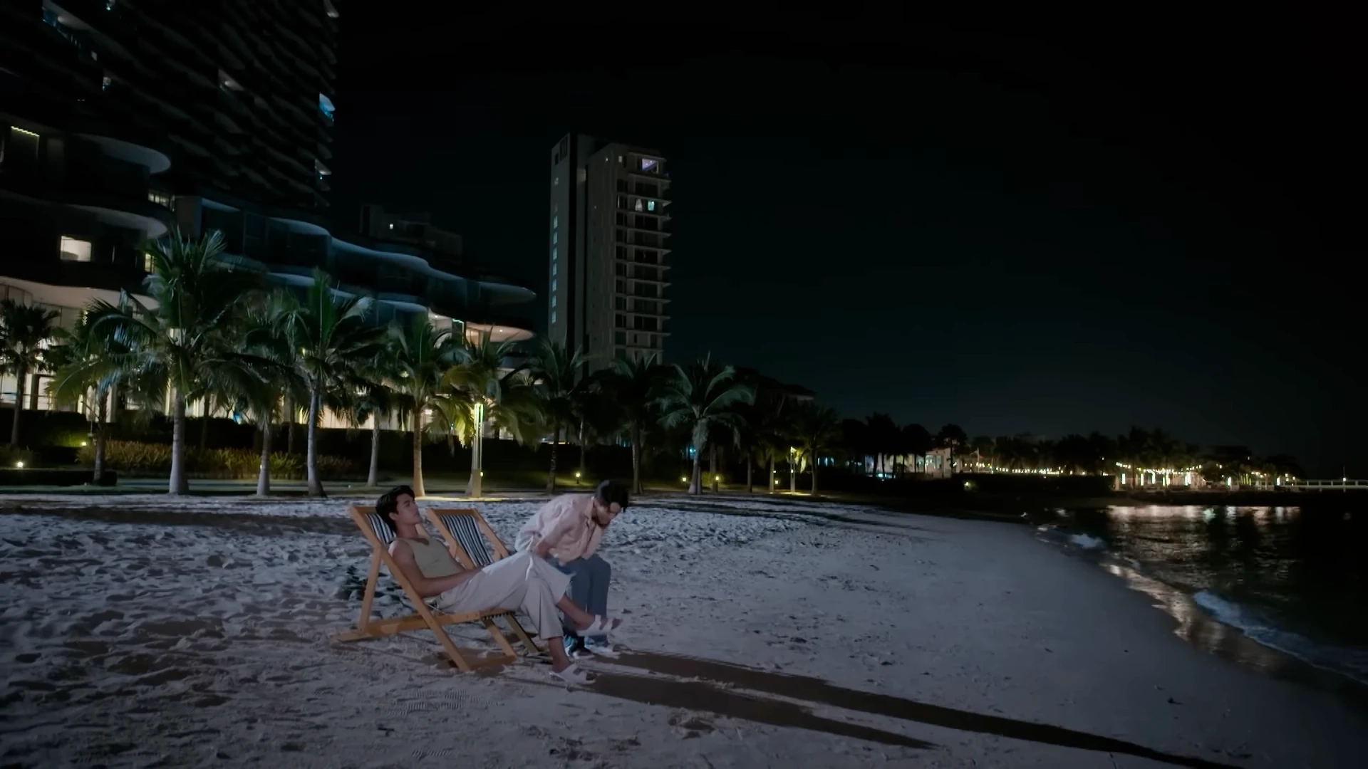 Beach in front of the Symphony of the Sea